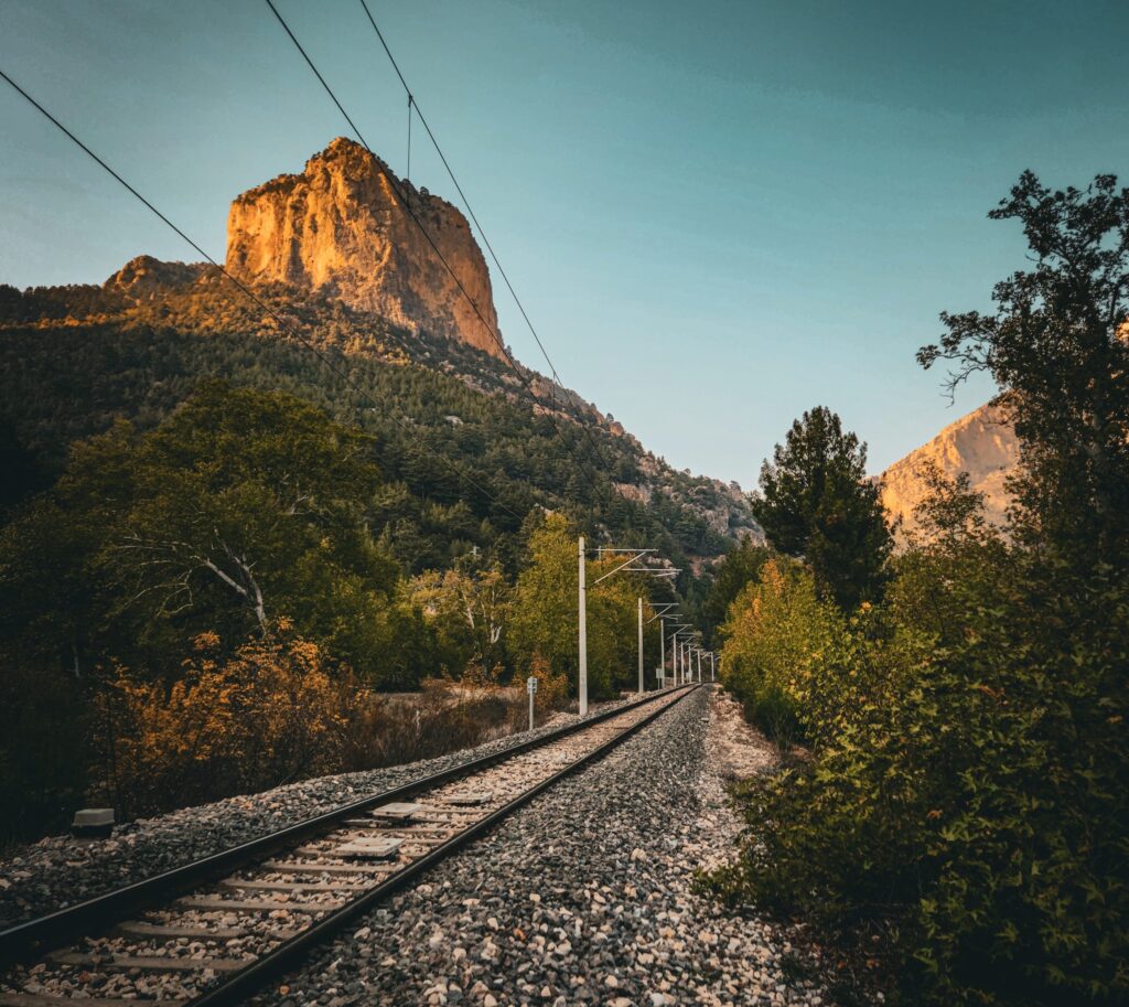 pozantı belemedik tren yolu doğa fotoğrafı / onur can bulat